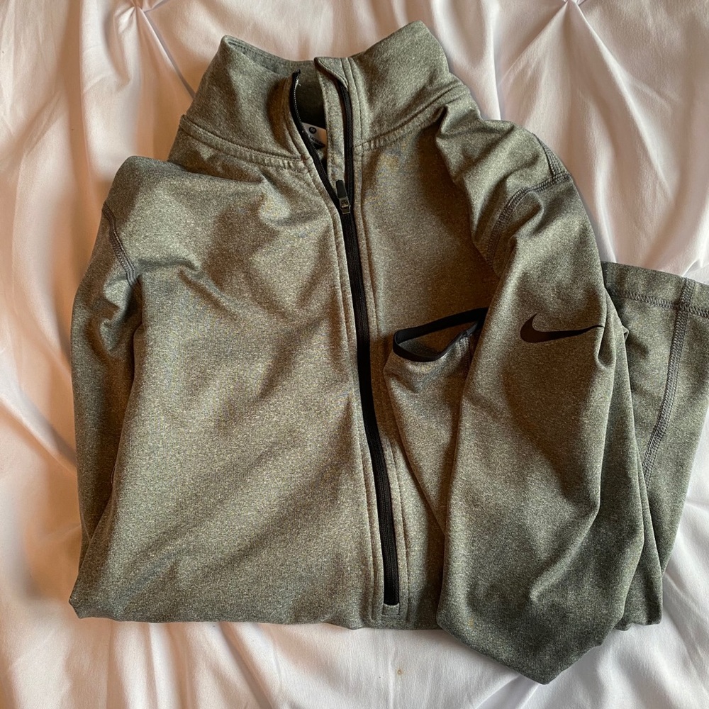 Nike Medium 3/4 zip up